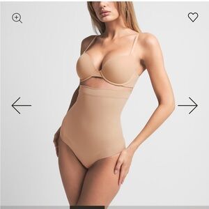 SKIMS SEAMLESS SCULPT HIGH-WAISTED BRIEF